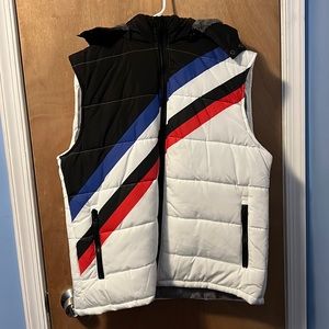 FashionNova Men Puffer Vest. Jacket is XL and White, Black, Gray, Blue, and Red